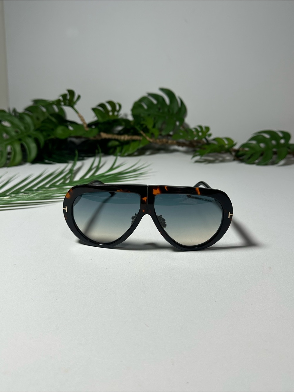 Tom Ford Men’s Tortoiseshell Black Gradient Aviator Sunglasses